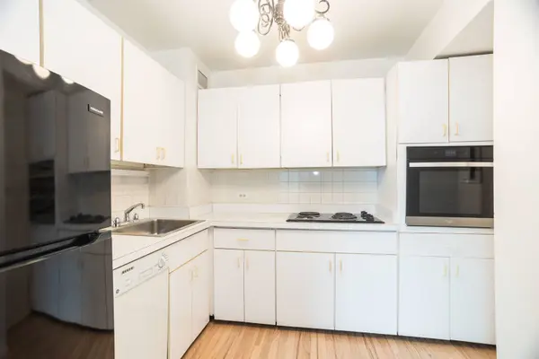 3600 N Lake Shore DR #523, Chicago, IL 60613