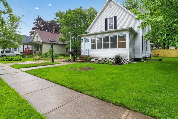 409 Oak Street, Three Oaks, MI 49128