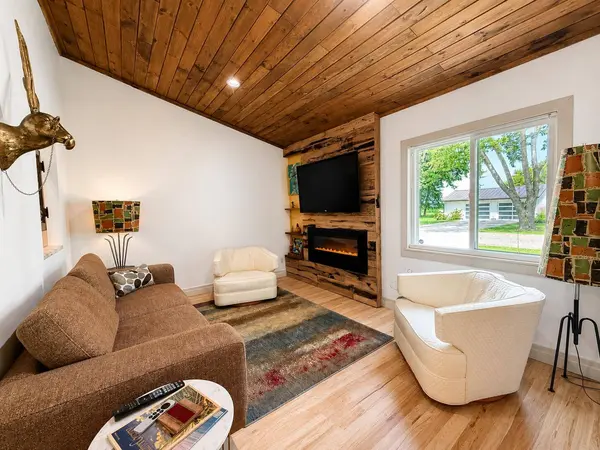 211 E Sycamore E Street, Three Oaks, MI 49128