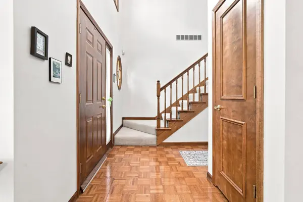 2017 Woodland Estates DR, Elkhart, IN 46514
