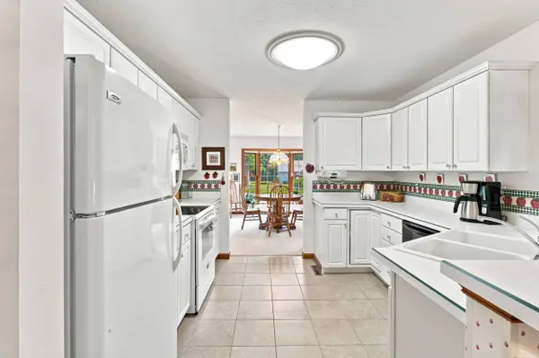 2017 Woodland Estates DR, Elkhart, IN 46514