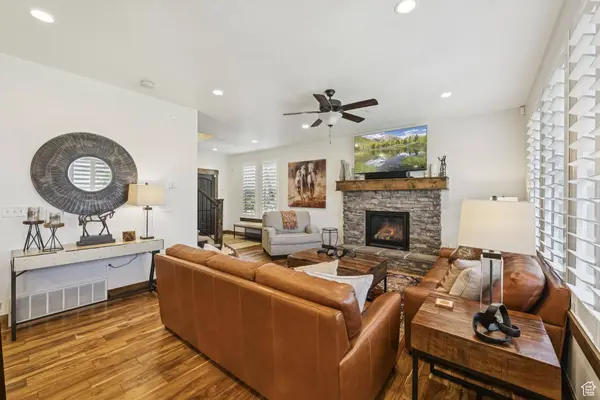 912 W ABIGAIL DR, Hideout, UT 84036