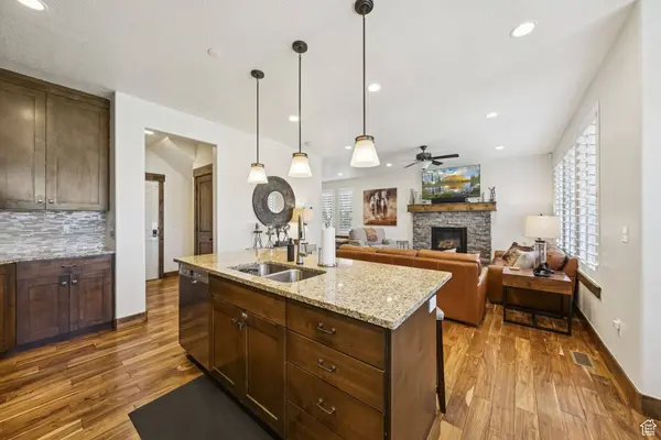 912 W ABIGAIL DR, Hideout, UT 84036