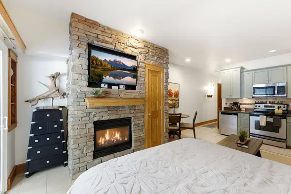 2305 SIDEWINDER DR #911, Park City, UT 84060