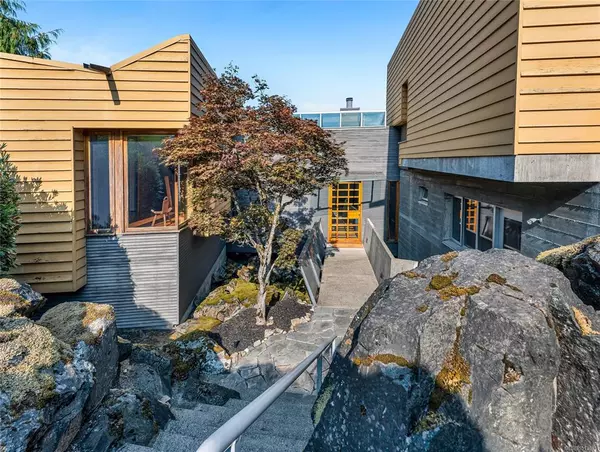 VANCOUVER IS AWESOME: Photos: Unique B.C. ‘Boulder House’ Hits the Market for $3 Million