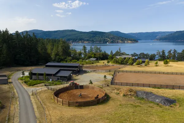 7756 West Saanich Road, Saanichton, BC V8M 1R8