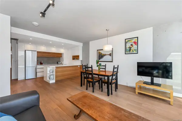 989 Johnson St #803, Victoria, BC V8V 0E3