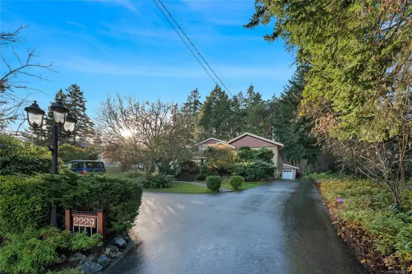 2229 Arbutus Rd, Saanich, BC V8N 1V2