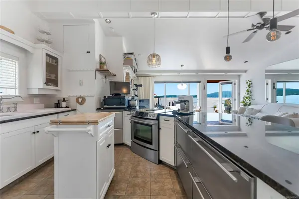 1723 Sandy Beach Rd ##12, Mill Bay, BC V0R 2P4