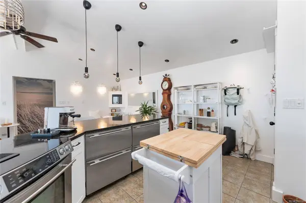 1723 Sandy Beach Rd ##12, Mill Bay, BC V0R 2P4
