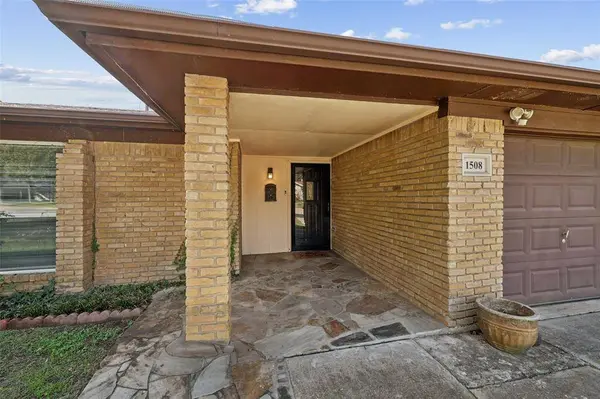 1508 Strawberry Circle, Irving, TX 75060