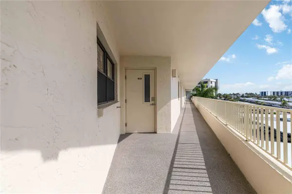 5790 MIDNIGHT PASS RD #406, Sarasota, FL 34242