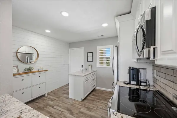 406 CERROMAR CIR N #328, Venice, FL 34293
