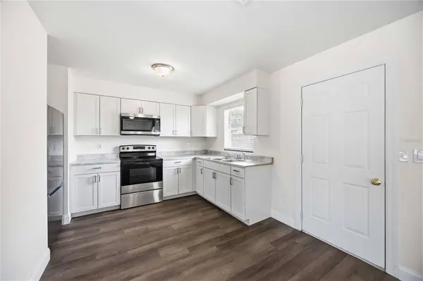 3012 CLAY CIR, Sarasota, FL 34234