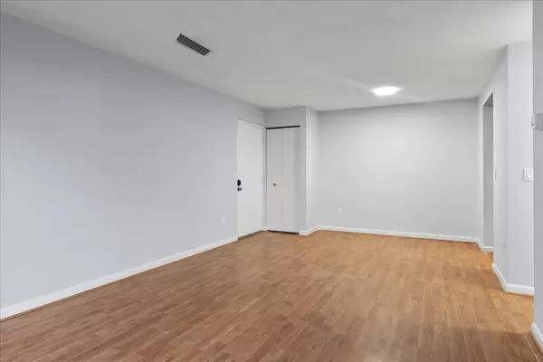 Centreville, VA 20121,14903 Rydell Road #104