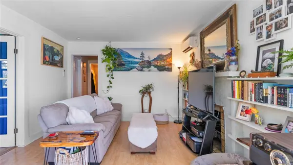 2945 Millgrove St, Saanich, BC V9A 1X2