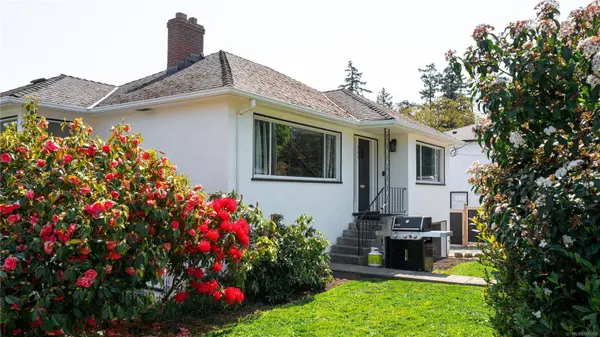 903 Shirley Rd, Esquimalt, BC V9A 6M3