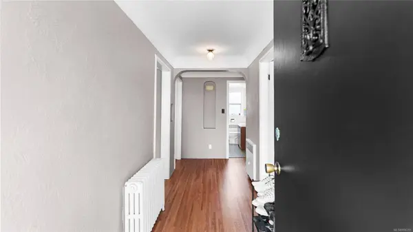 903 Shirley Rd, Esquimalt, BC V9A 6M3