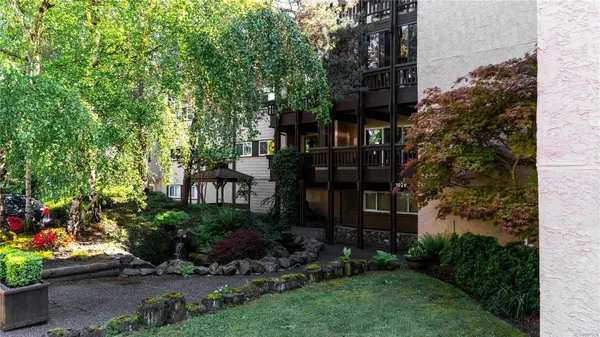1020 Esquimalt Rd #308, Esquimalt, BC V9A 3N2