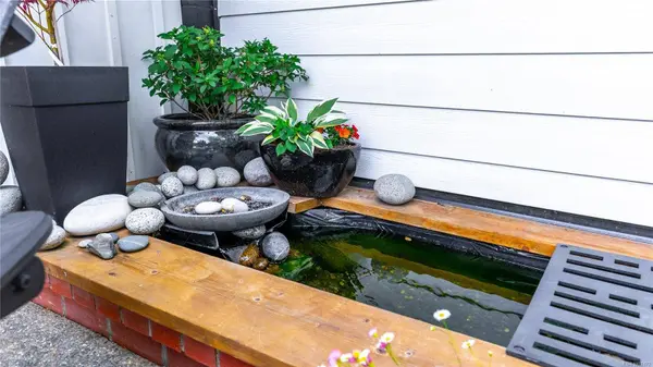 3319 Fircrest Pl, Saanich, BC V8P 4B4