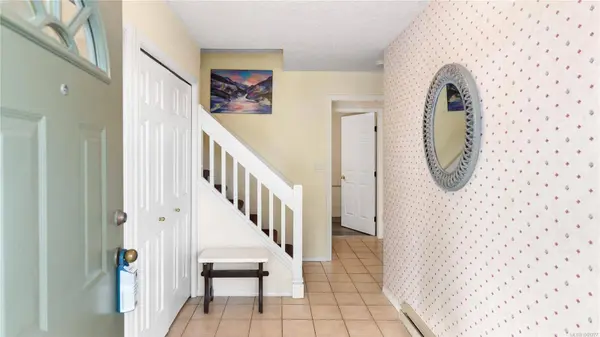 4044 Century Rd, Saanich, BC V8X 2E4