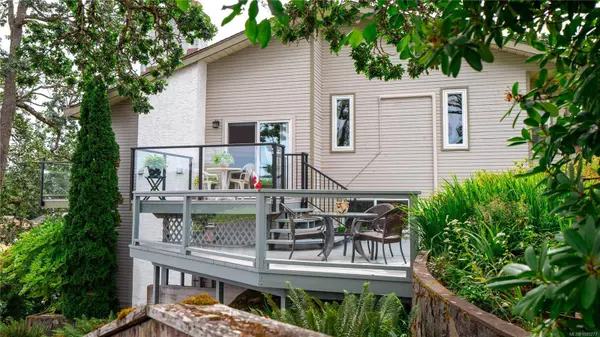 4044 Century Rd, Saanich, BC V8X 2E4