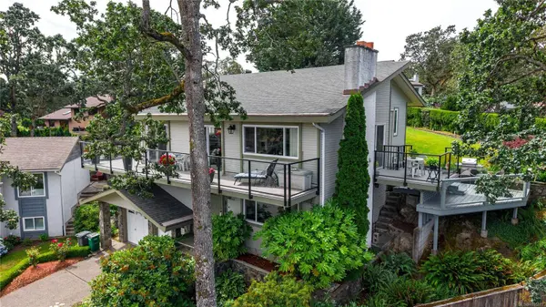 4044 Century Rd, Saanich, BC V8X 2E4