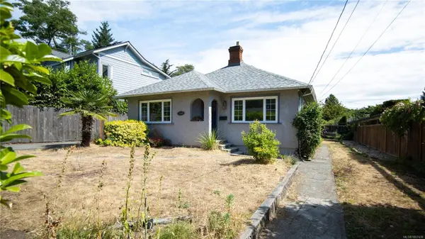 2550 Sinclair Rd, Saanich, BC V8N 1B8