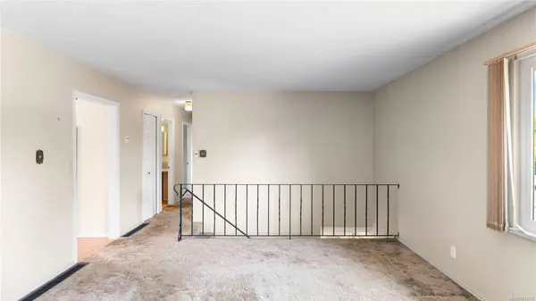 615 Vanalman Ave, Saanich, BC V8Z 3A8