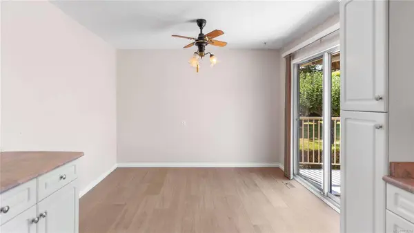 615 Vanalman Ave, Saanich, BC V8Z 3A8