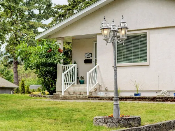 640 Strandlund Ave, Langford, BC V9B 3E9