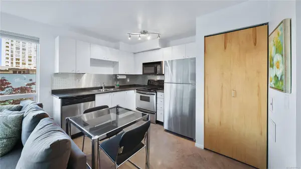 932 Johnson St #203, Victoria, BC V8V 3N4