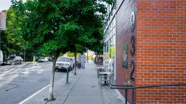 932 Johnson St #203, Victoria, BC V8V 3N4