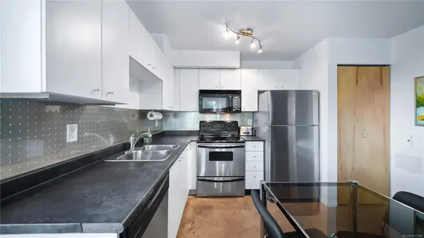 932 Johnson St #203, Victoria, BC V8V 3N4