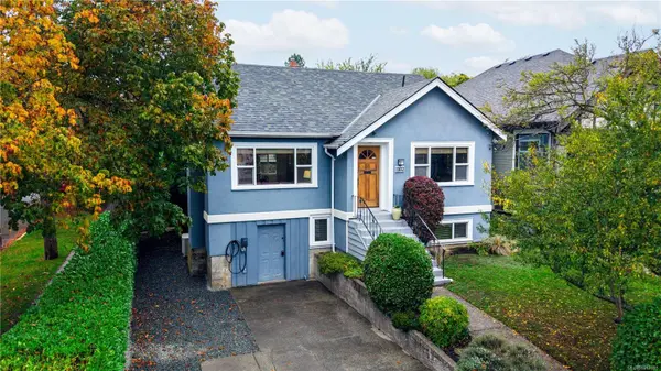 1102 Vista Hts, Victoria, BC V8T 2H4