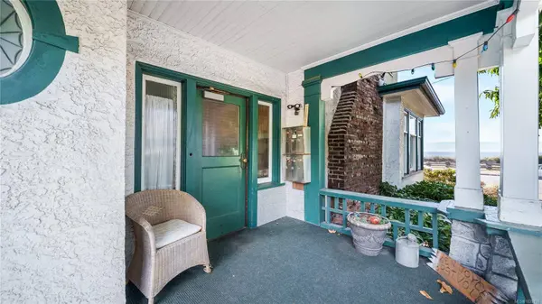 1124 Dallas Rd, Victoria, BC V8V 1B9