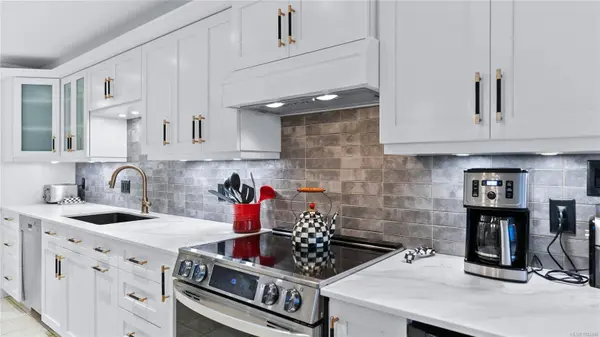 420 Linden Ave #104, Victoria, BC V8V 4G3