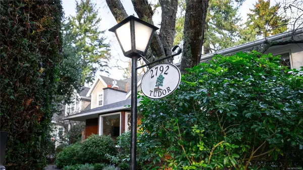 2792 Tudor Ave, Saanich, BC V8N 1L7