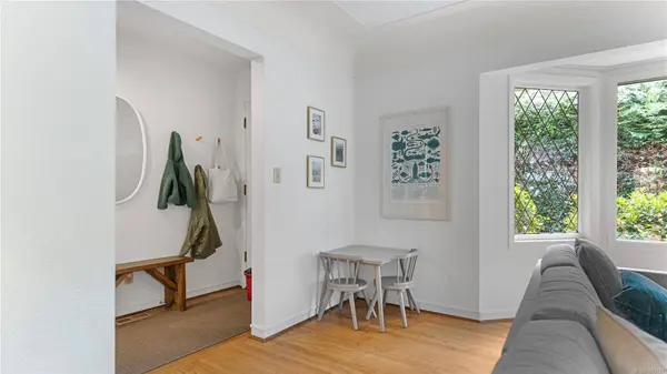 2792 Tudor Ave, Saanich, BC V8N 1L7