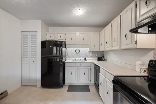 1419 Stadacona Ave #309, Victoria, BC V8S 5J3