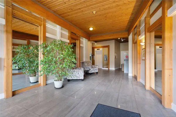 1419 Stadacona Ave #309, Victoria, BC V8S 5J3