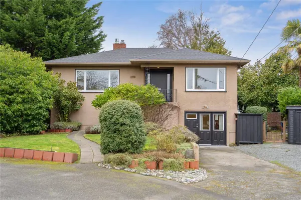 2180 Cranleigh Pl, Oak Bay, BC V8R 2E1