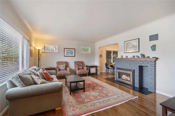 2180 Cranleigh Pl, Oak Bay, BC V8R 2E1