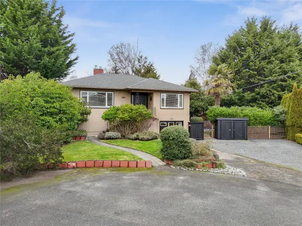 2180 Cranleigh Pl, Oak Bay, BC V8R 2E1