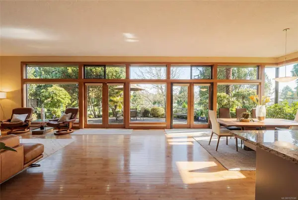 912 Walking Stick LN, Saanich, BC V8Y 3H6