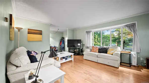 3855 Haro Rd, Saanich, BC V8N 4A6