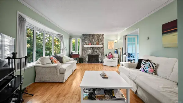 3855 Haro Rd, Saanich, BC V8N 4A6