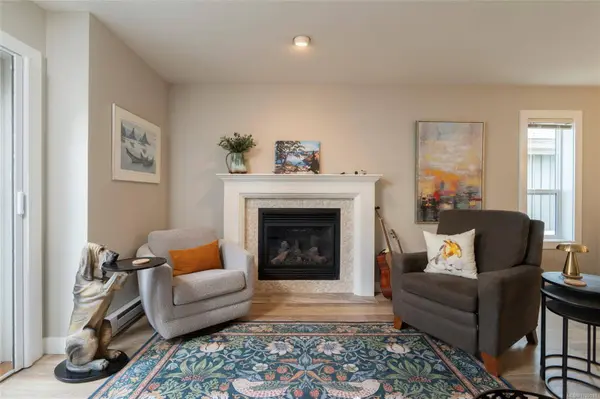 560 Heatherdale LN, Saanich, BC V8Z 0A4