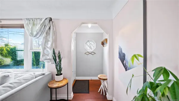 244 Linden Ave, Victoria, BC V8V 4E5