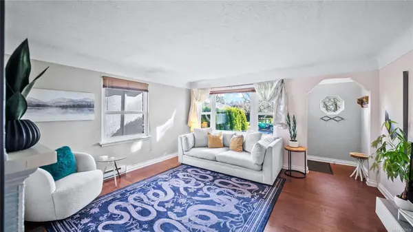 244 Linden Ave, Victoria, BC V8V 4E5